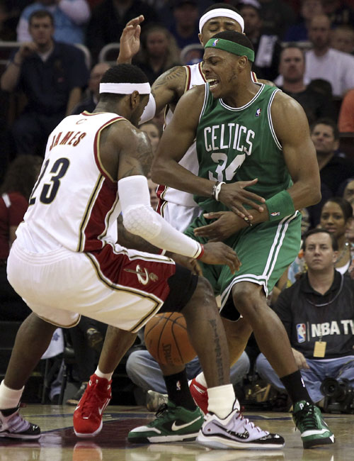 布达佩斯Major：枪法碾压！绿龙13-8战胜液体取开门红（布达佩斯Major：绿龙火力压制，13-8力克液体迎来开门红）