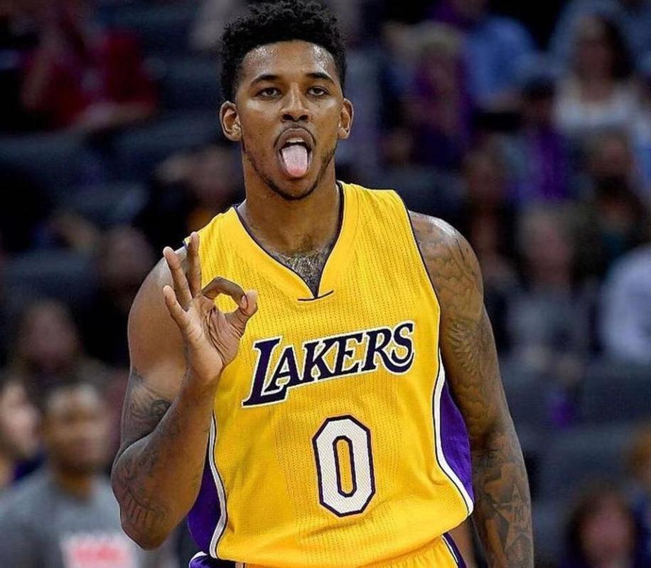 首开记录，佩莱格里尼当选罗马vs乌迪内斯全场最佳（佩莱格里尼首开纪录，当选罗马战乌迪内斯全场最佳）