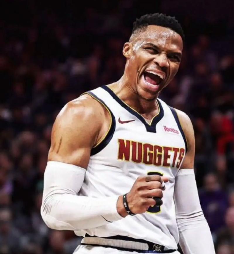 中超11月最佳球员候选：法比奥领衔，王燊超、吴曦、侯森在列（中超11月最佳球员候选出炉：法比奥领衔，王燊超、吴曦、侯森入围）