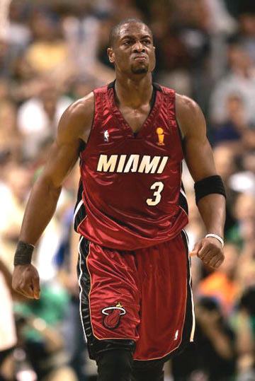 尼日利亚11月大名单：奥斯梅恩、卢克曼、丘库埃泽在列（尼日利亚公布11月名单：奥斯梅恩、卢克曼、丘库埃泽入选）