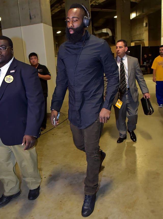 瓜迪奥拉：皇萨最难执教，如果上赛季我在皇马估计早就被解雇（瓜帅：皇马巴萨最难带，若我上季在皇马恐早已下课）