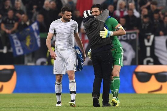 米体：虽然DV9经历肌肉疲劳，但斯帅仍会让他首发踢佛罗伦萨（米体：DV9出现肌肉疲劳，斯帅仍将安排其对阵佛罗伦萨首发）