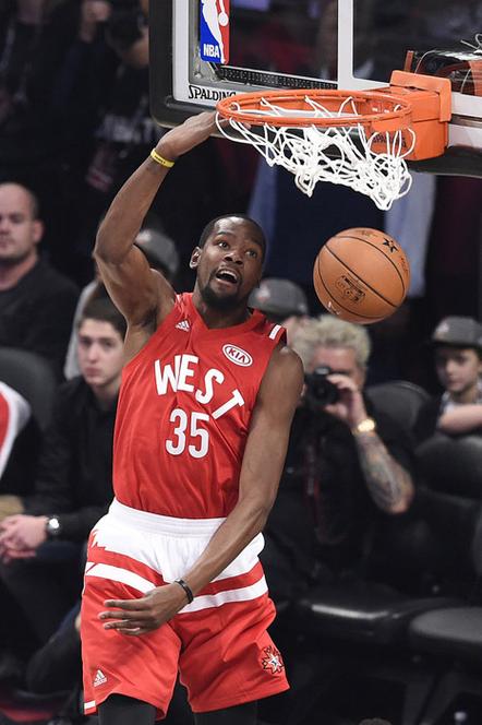 西媒：塞尔维亚前球员米洛耶维奇因涉嫌贩毒、非法贩枪等罪名被捕（西媒称，塞尔维亚前球员米洛耶维奇因涉毒品与非法枪支买卖等嫌疑被捕）