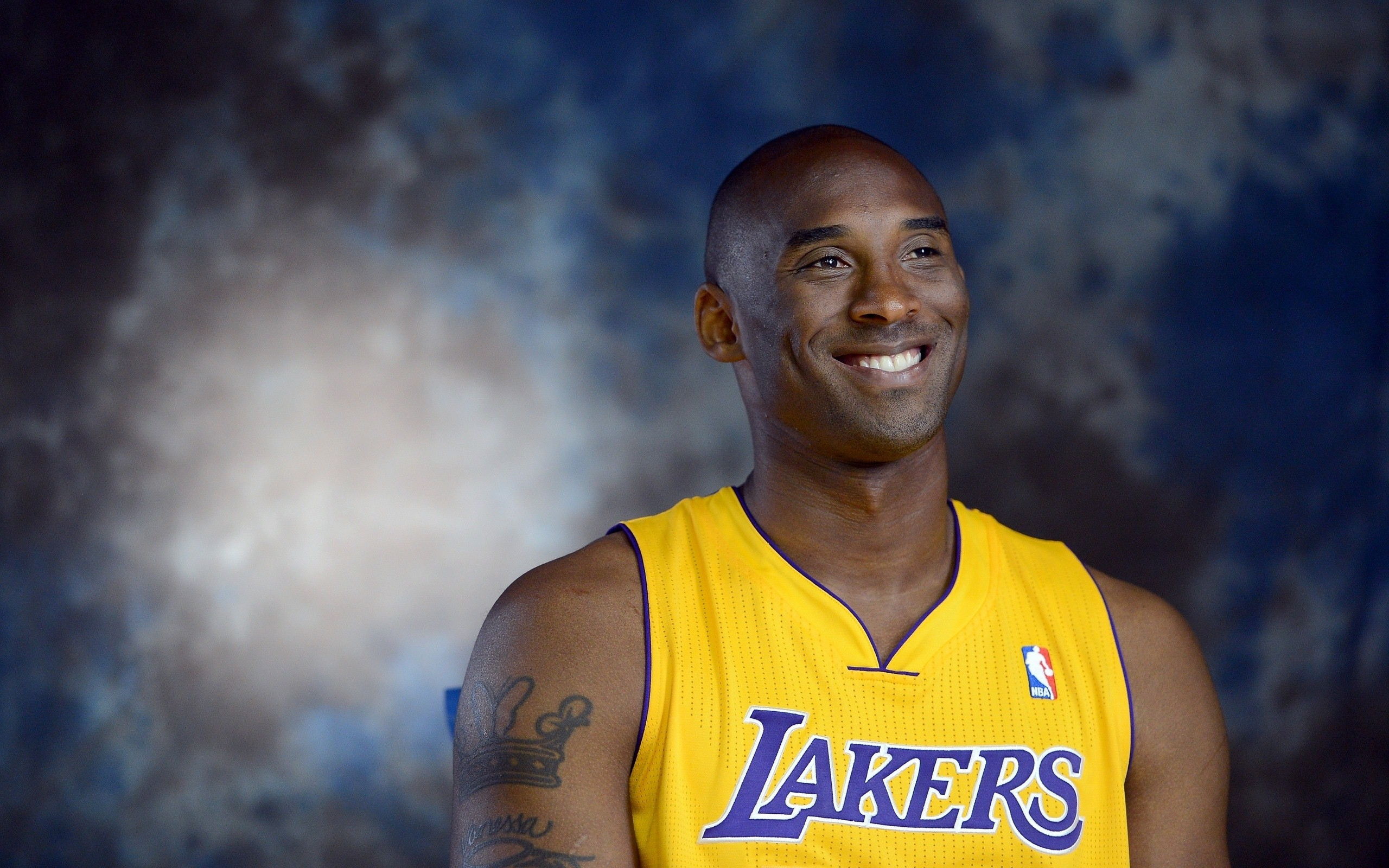 大四喜：姆巴佩vs奥林匹亚科斯个人集锦（姆巴佩四球秀：对阵奥林匹亚科斯个人高光集锦）