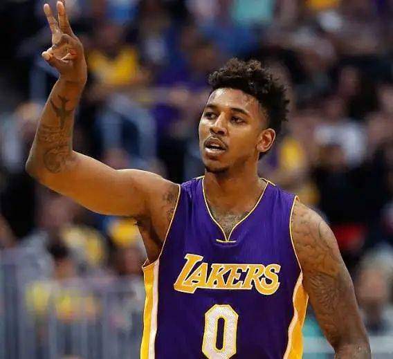 本轮欧冠最佳阵容：姆巴佩、维蒂尼亚领衔，赖斯、库库在列（本轮欧冠最佳阵容公布：姆巴佩、维蒂尼亚压阵，赖斯、库库上榜）