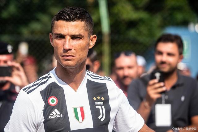 詹姆斯生涯关键时刻出手至少4次投篮的比赛，命中率达59%（詹姆斯职业生涯关键时刻单场出手≥4次时，投篮命中率高达59%）